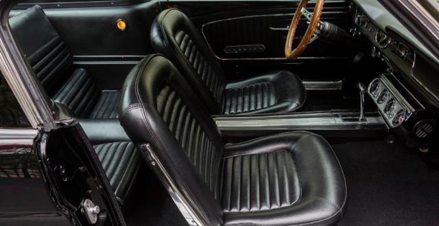Ford Mustang image 2