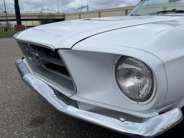Ford Mustang image 7