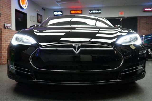 Tesla Model S image 1