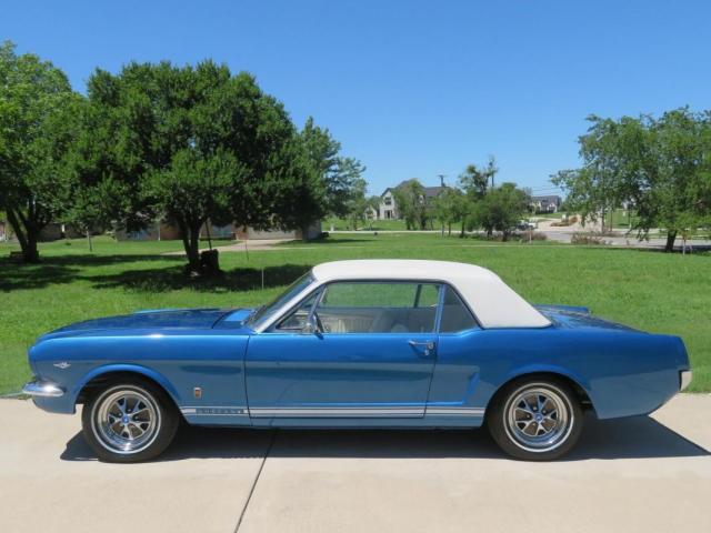 Ford Mustang image 8