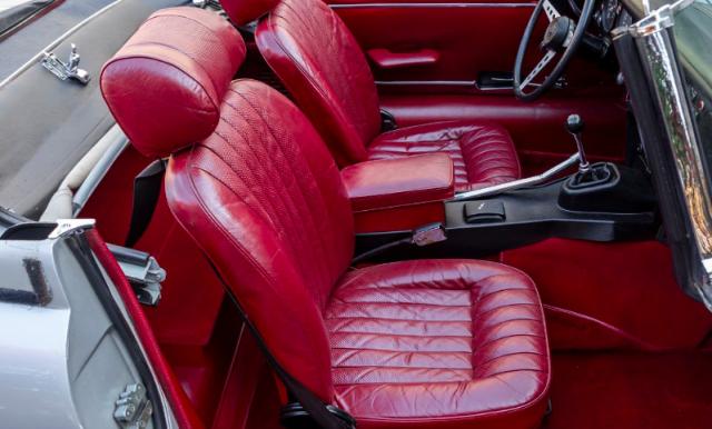 Jaguar E-Type image 6