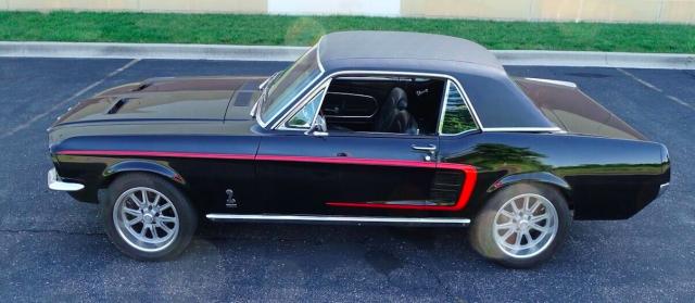 Ford Mustang image 2