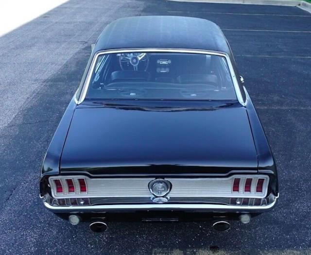Ford Mustang image 6