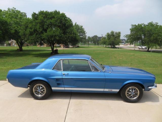 Ford Mustang image 4