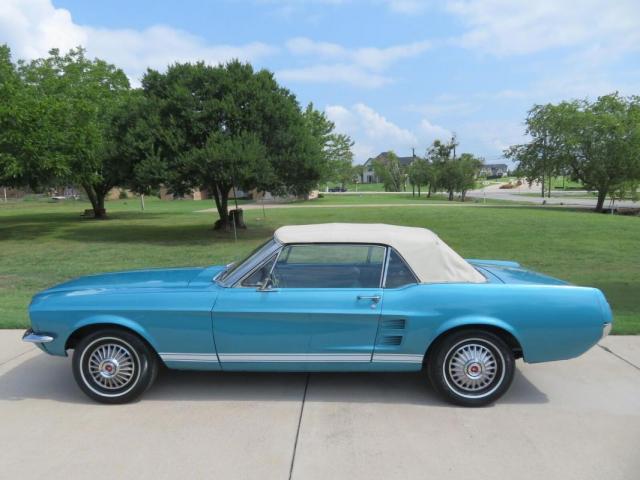 Ford Mustang image 2