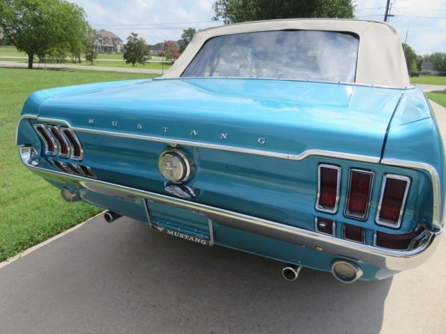 Ford Mustang image 7