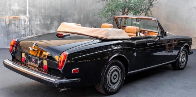 Rolls Royce Corniche image 9