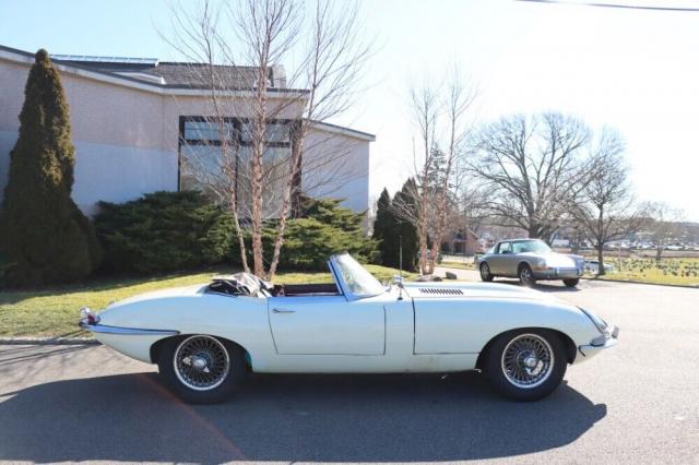 Jaguar E-Type image 7