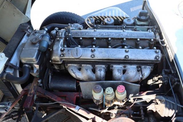 Jaguar E-Type image 3