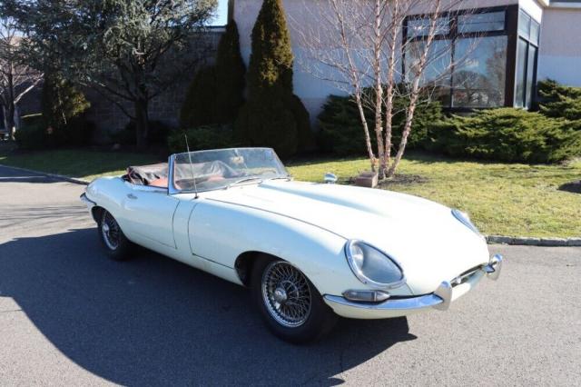 Jaguar E-Type image 5