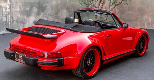 Porsche 911 image 2