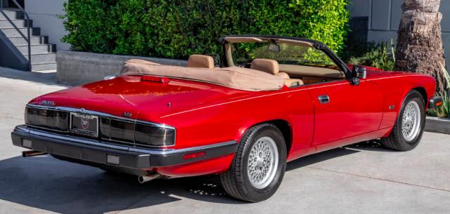 Jaguar Xjs image 1