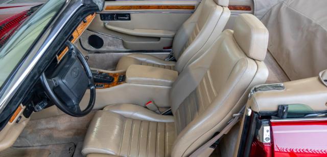 Jaguar Xjs image 7