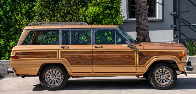 Jeep Wagoneer image 2
