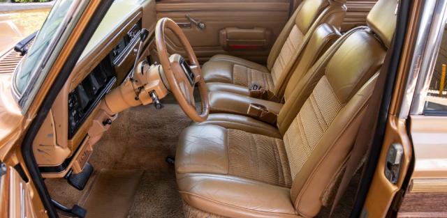 Jeep Wagoneer image 3