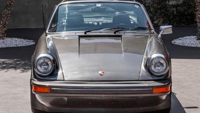Porsche 911 image 2