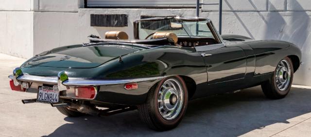 Jaguar E-Type image 2
