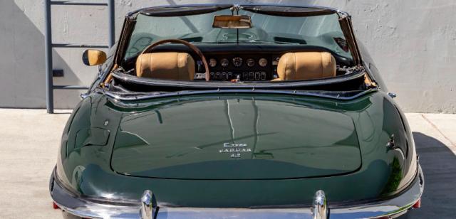 Jaguar E-Type image 8