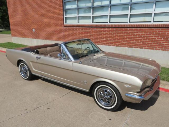 Ford Mustang image 9