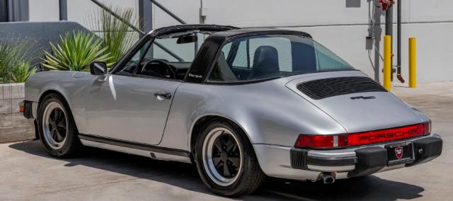 Porsche 911 image 5