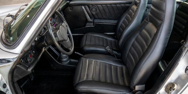 Porsche 911 image 1