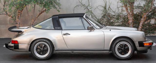 Porsche 911 image 6