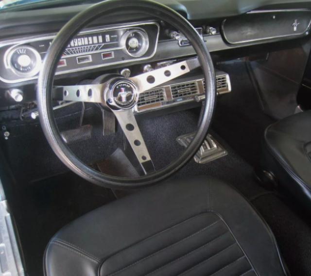 Ford Mustang image 4