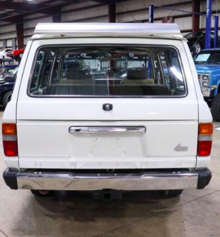 Toyota Land Cruiser image 6