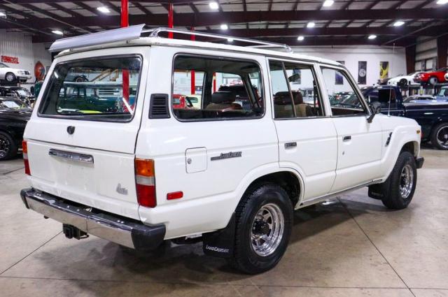 Toyota Land Cruiser image 7
