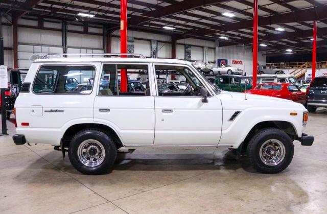 Toyota Land Cruiser image 4