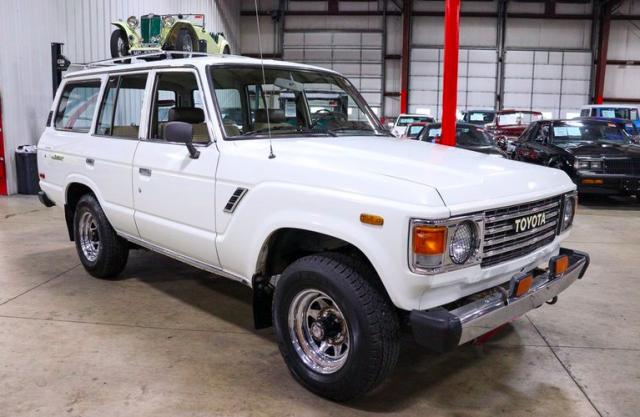 Toyota Land Cruiser image 8