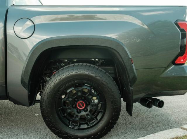 Toyota Tundra image 2