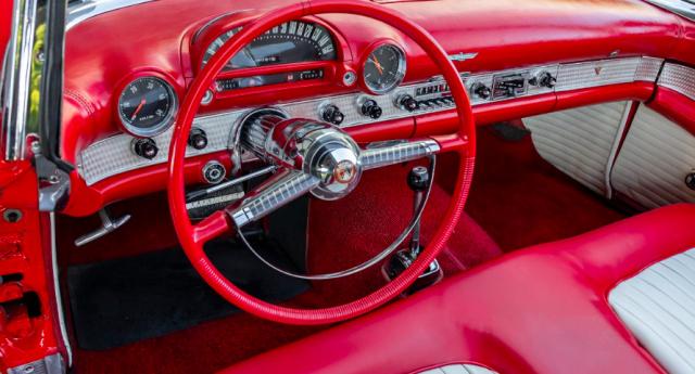 Ford Thunderbird image 3