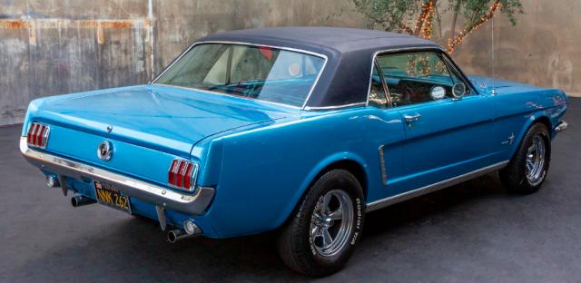 Ford Mustang image 1