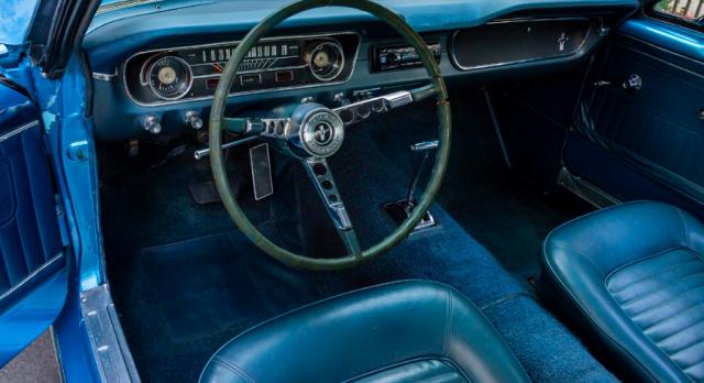 Ford Mustang image 5