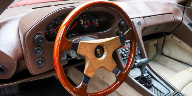 Porsche 928 image 4