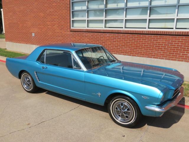 Ford Mustang image 6