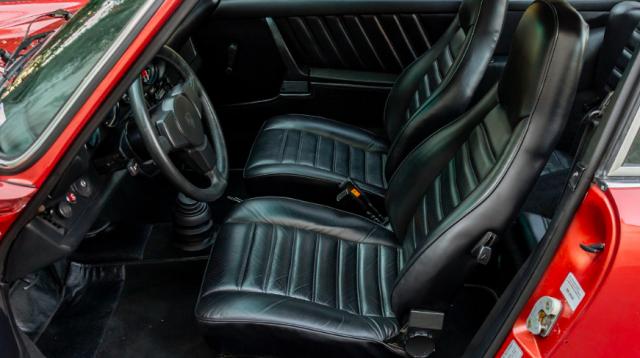 Porsche 911 image 8