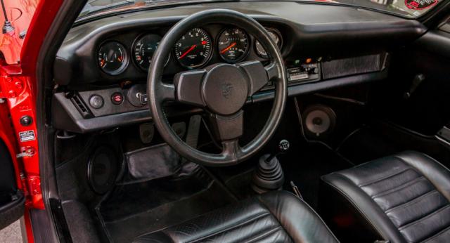 Porsche 911 image 7