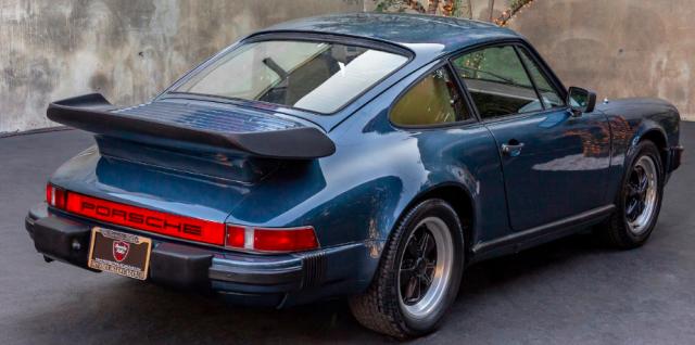 Porsche 911 image 9