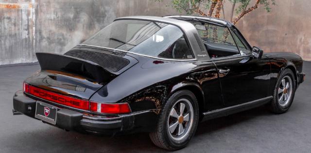 Porsche 911 image 2