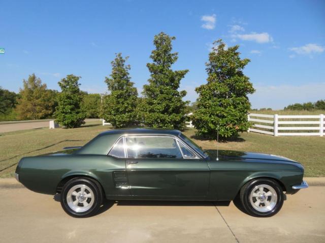 Ford Mustang image 6
