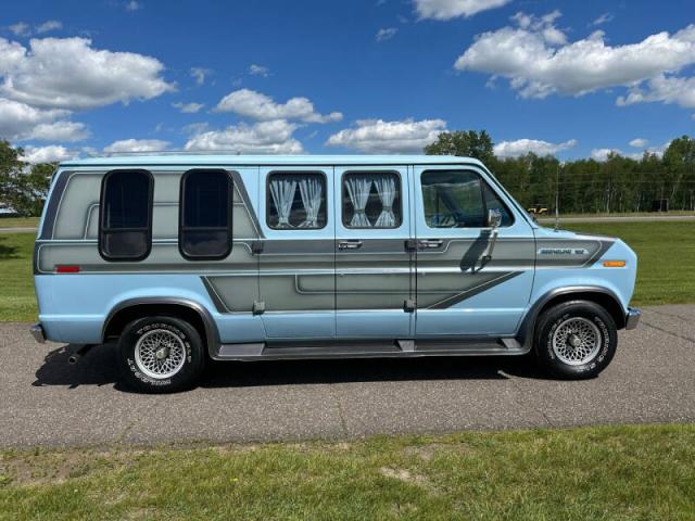 Ford Econoline image 2