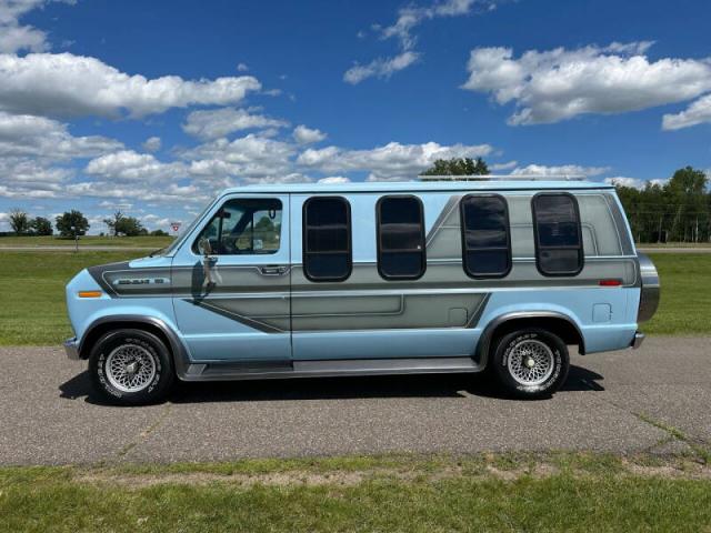 Ford Econoline image 9