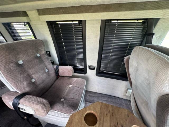 Ford Econoline image 8