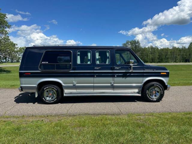 Ford Econoline image 2