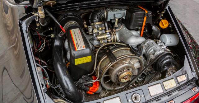 Porsche 911 image 9