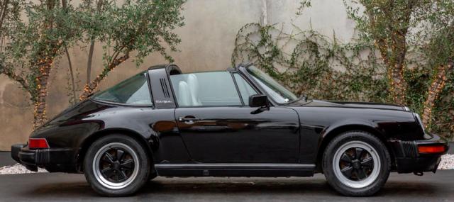 Porsche 911 image 7