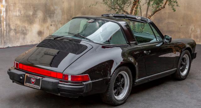 Porsche 911 image 5
