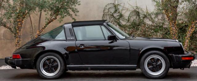 Porsche 911 image 8
